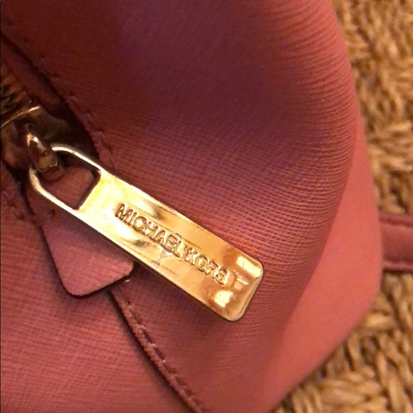 MICHAEL Michael Kors Savannah Medium Saffiano Bag - Picture 6 of 8